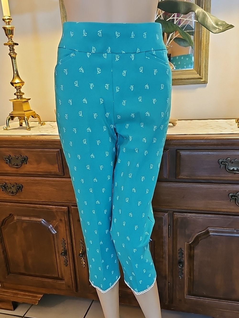 Chico's Teal Sailboat & Lace Capri Pants